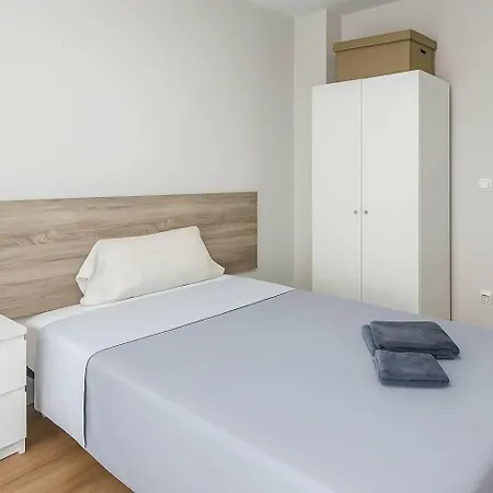 Kaizen 4 Garaje A/c Wifi Apartment